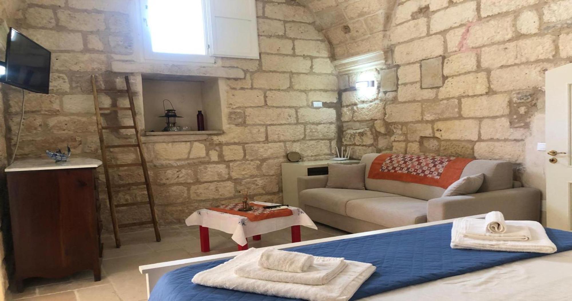 فيلا Odegos Monolocali Vico Sant'Antonio كاربينيانو سالينتينو المظهر الخارجي الصورة