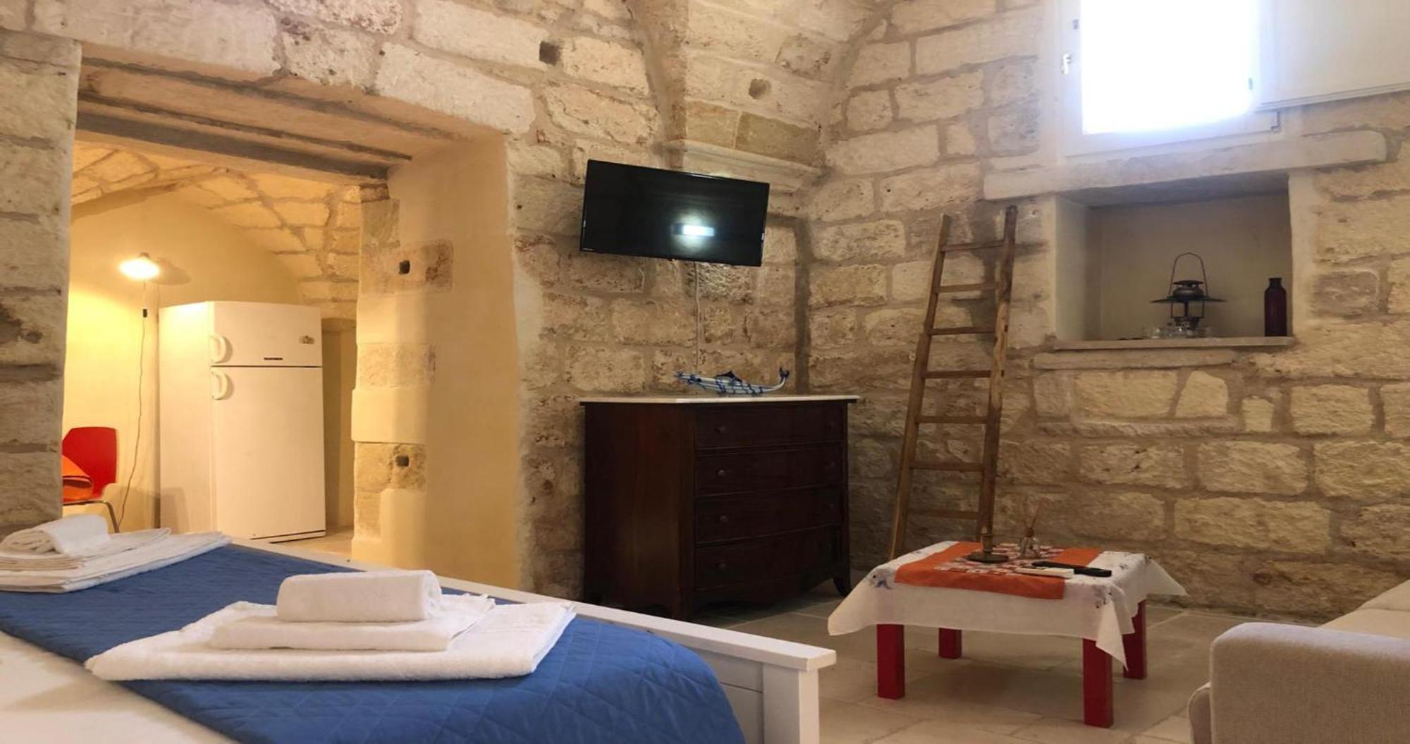 فيلا Odegos Monolocali Vico Sant'Antonio كاربينيانو سالينتينو المظهر الخارجي الصورة