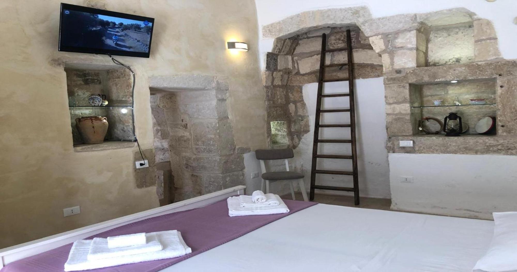 فيلا Odegos Monolocali Vico Sant'Antonio كاربينيانو سالينتينو المظهر الخارجي الصورة